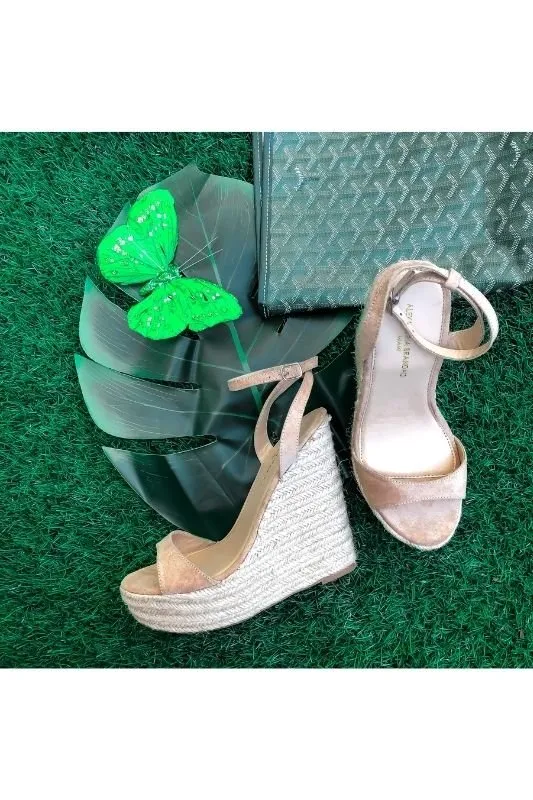 Alyssa B Camel Wedge