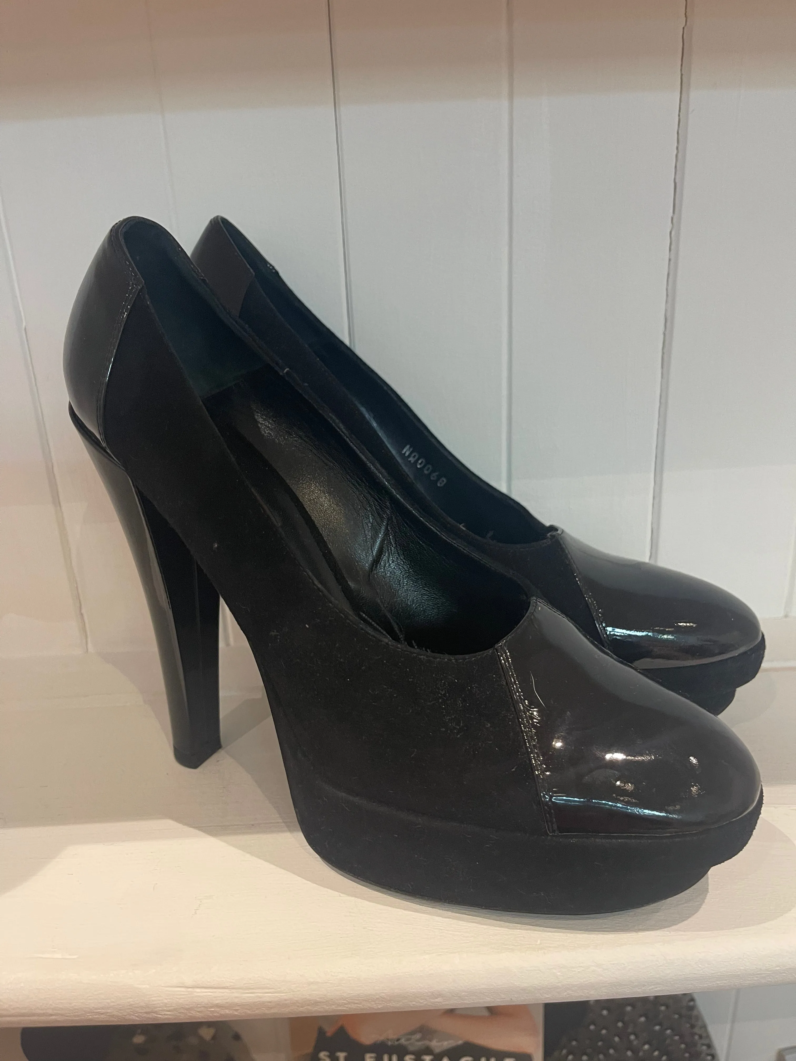 High Heels Louis Vuitton Black