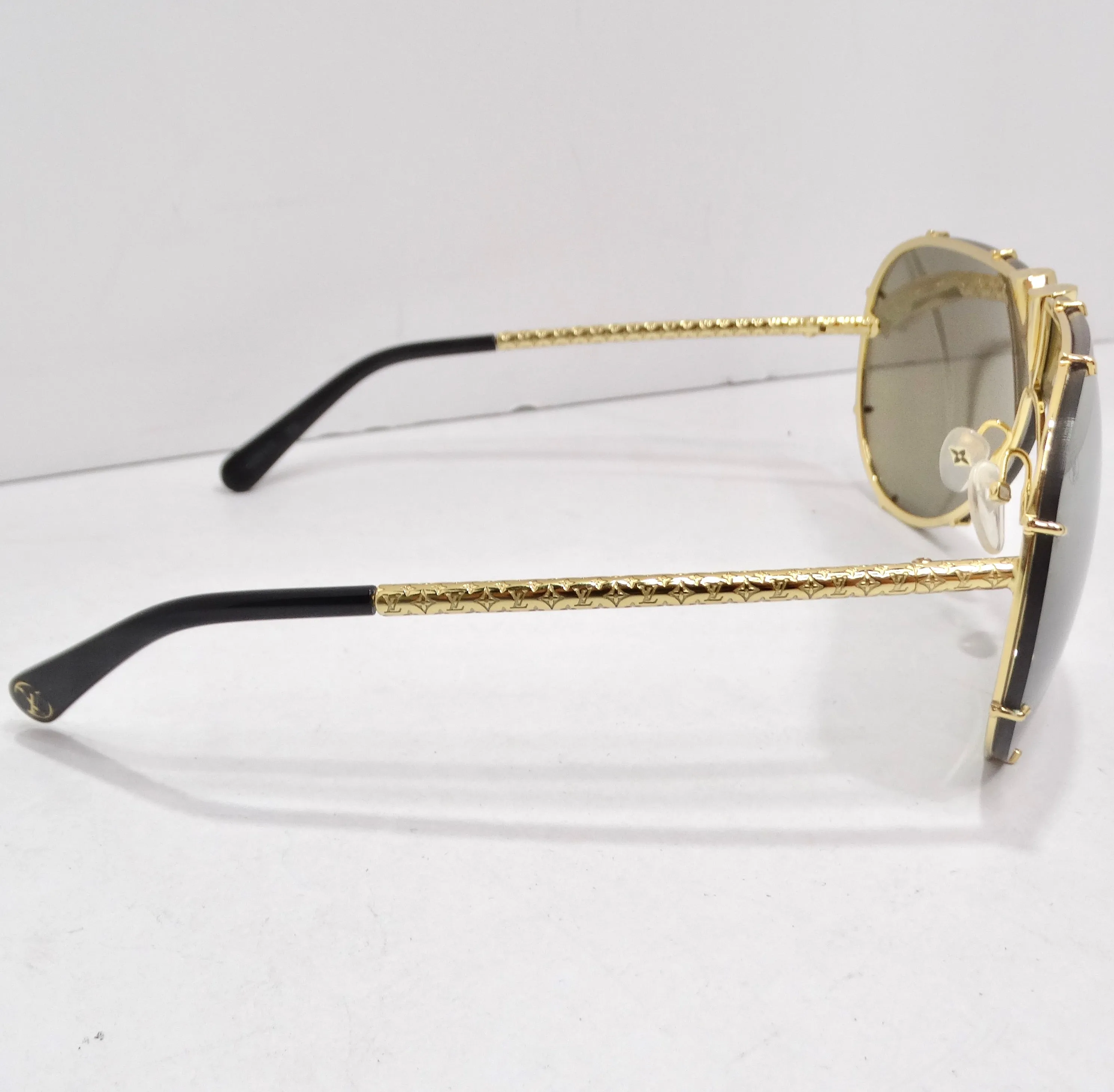 Louis Vuitton LV Drive Sunglasses Gold