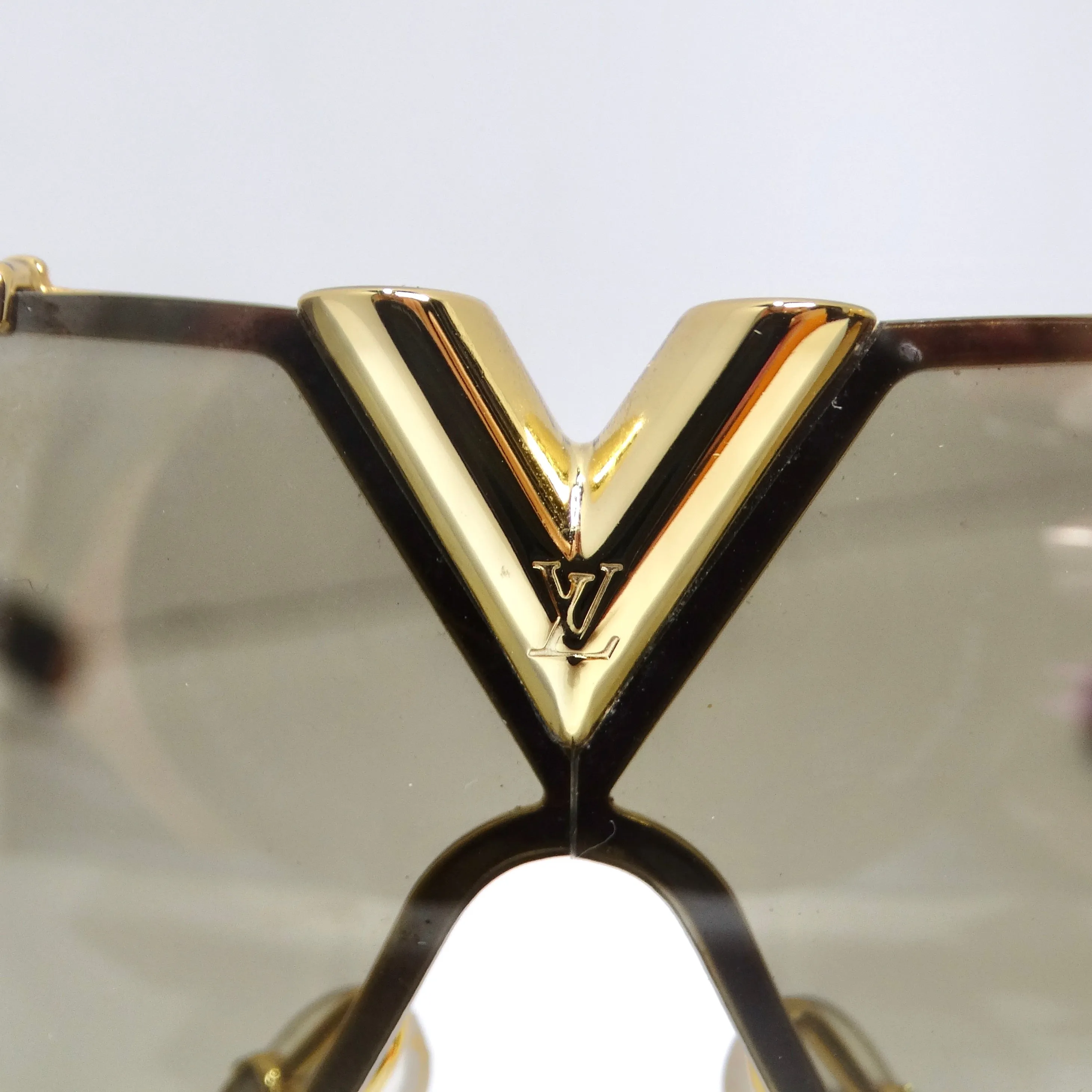 Louis Vuitton LV Drive Sunglasses Gold