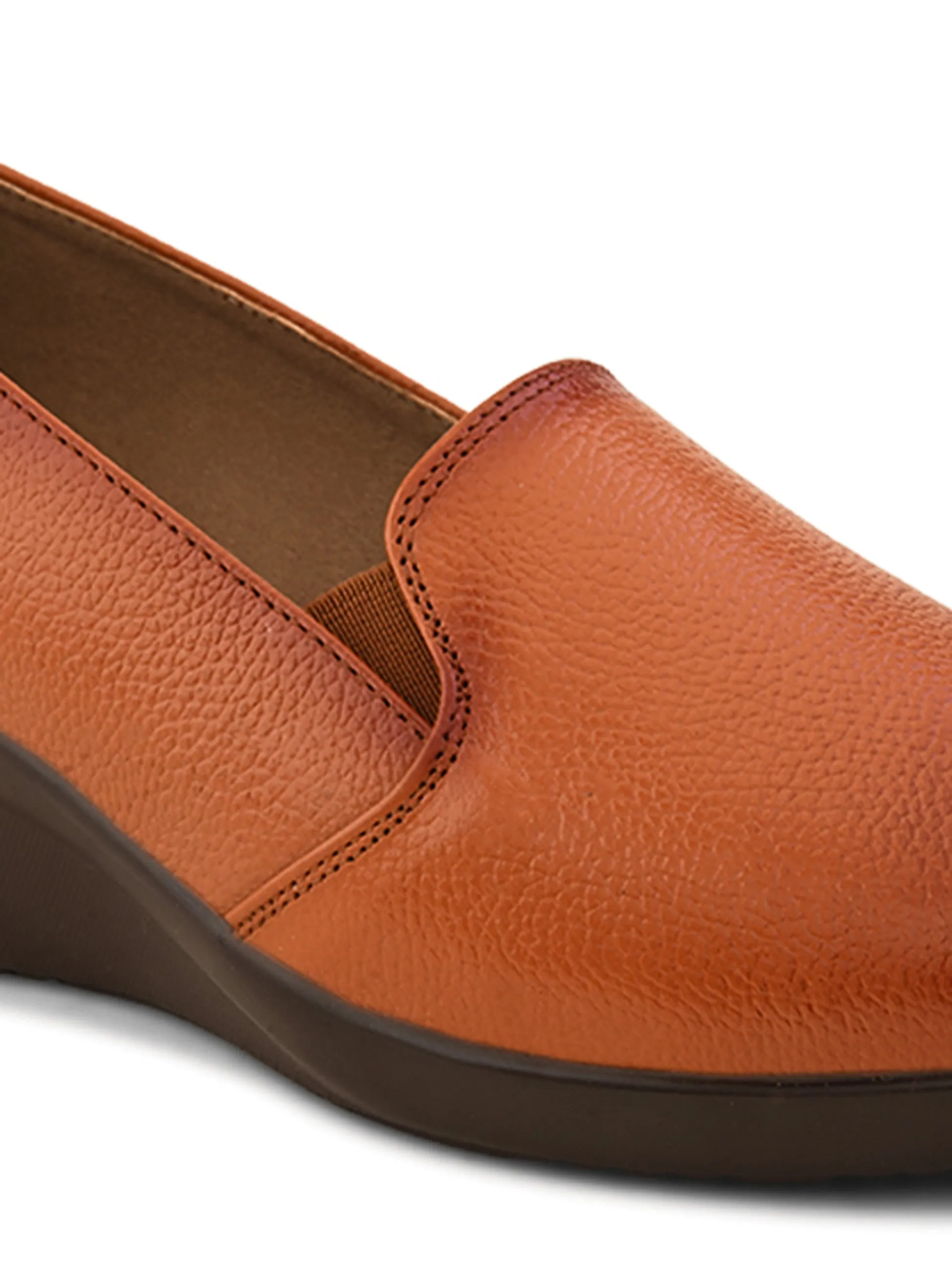 Pelle Albero Female's Tan Leather Wedge Heel Ballerina