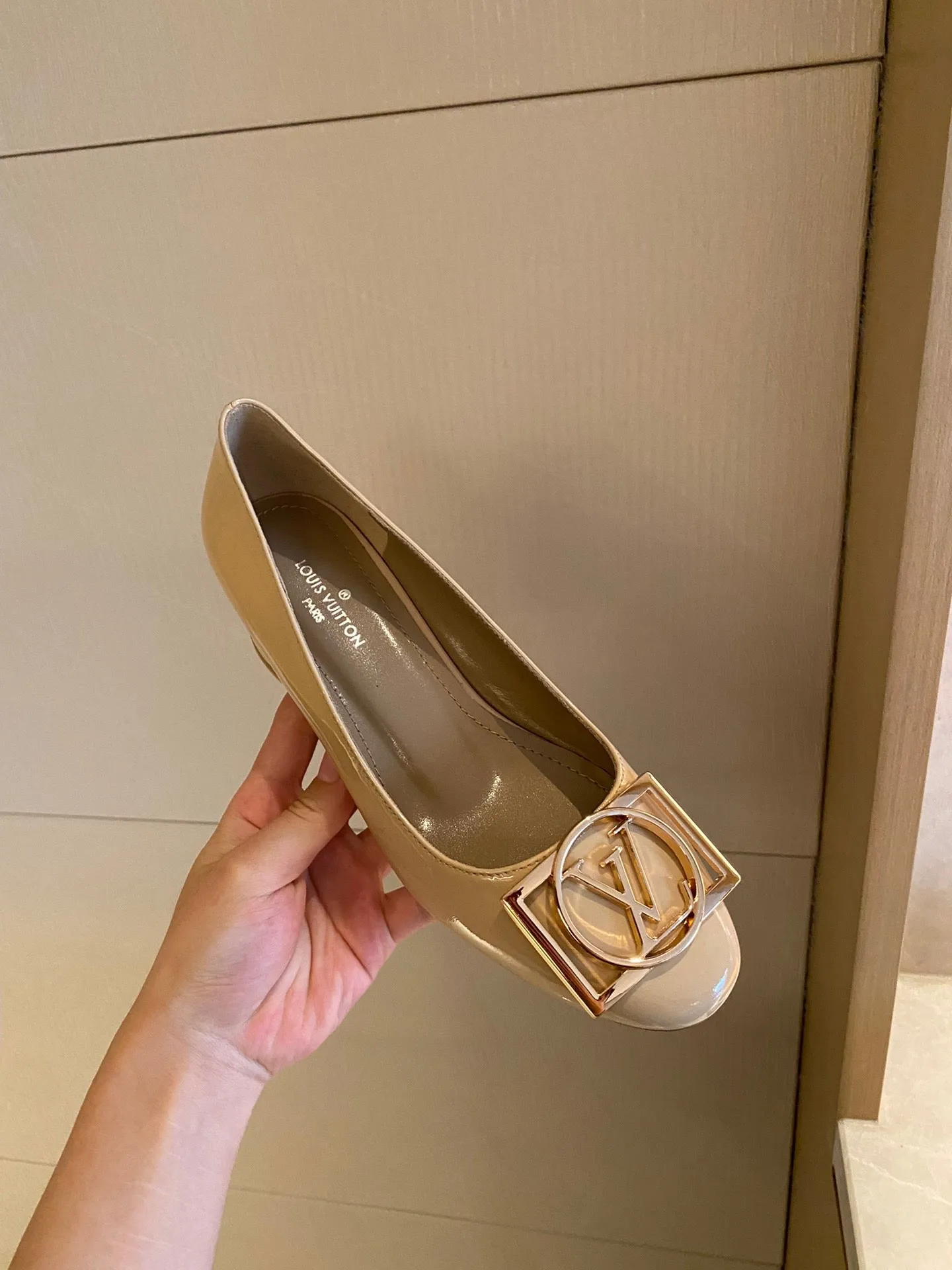 SE791  Size5-10   Material: Cowhide  Lining: Sheep skin Sole: Italian leather