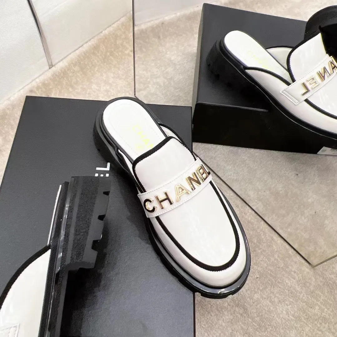 SE976 Chanel loafers / Size5-9