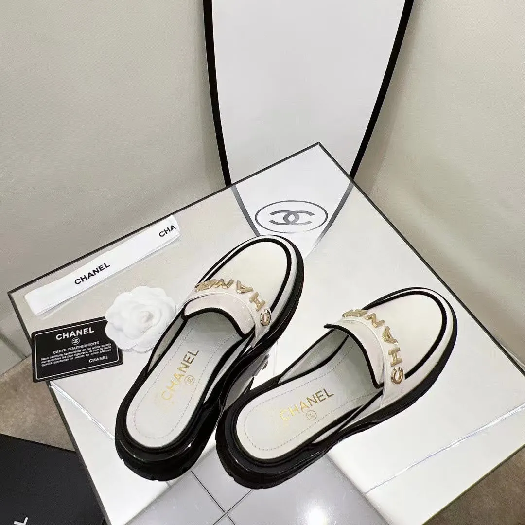 SE976 Chanel loafers / Size5-9