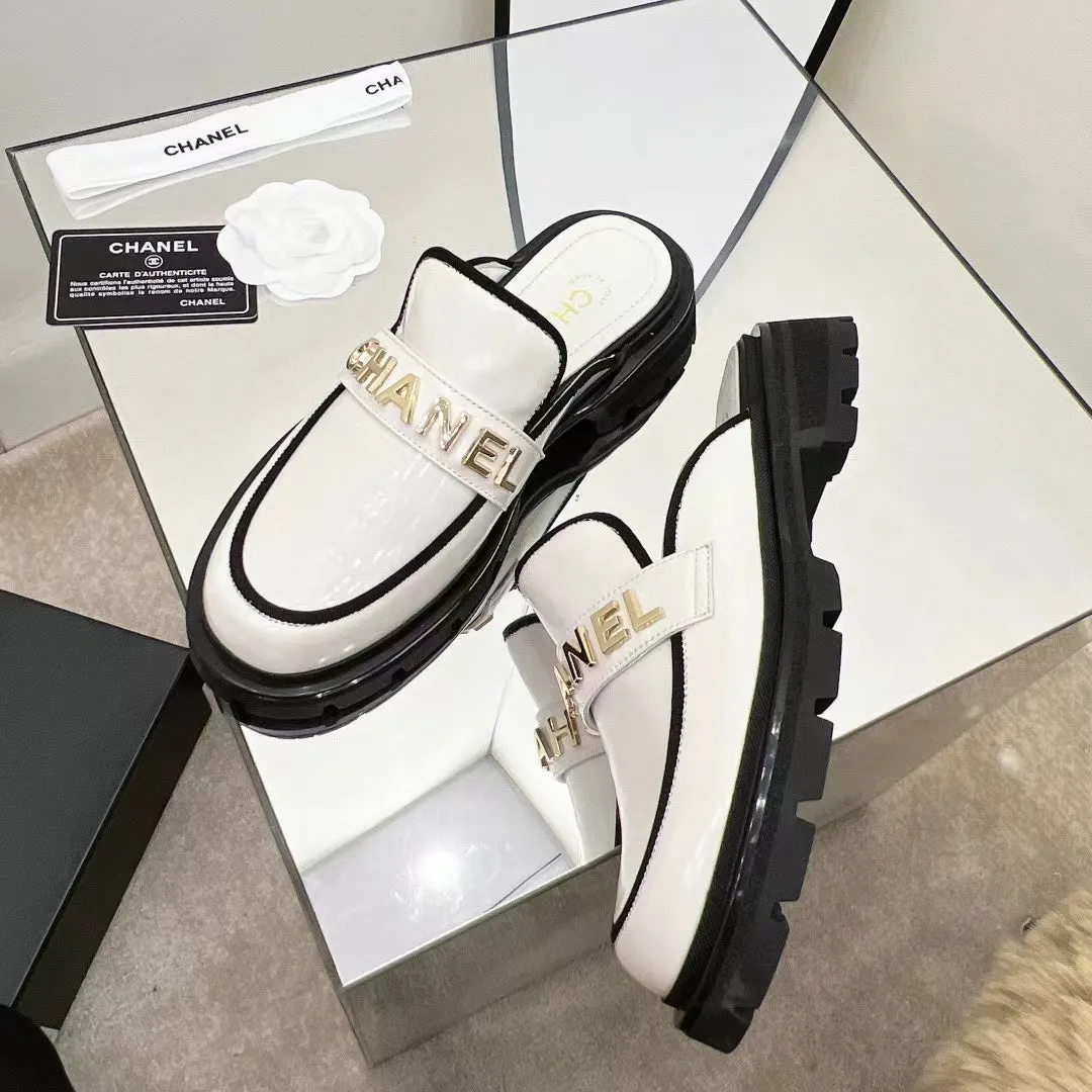 SE976 Chanel loafers / Size5-9
