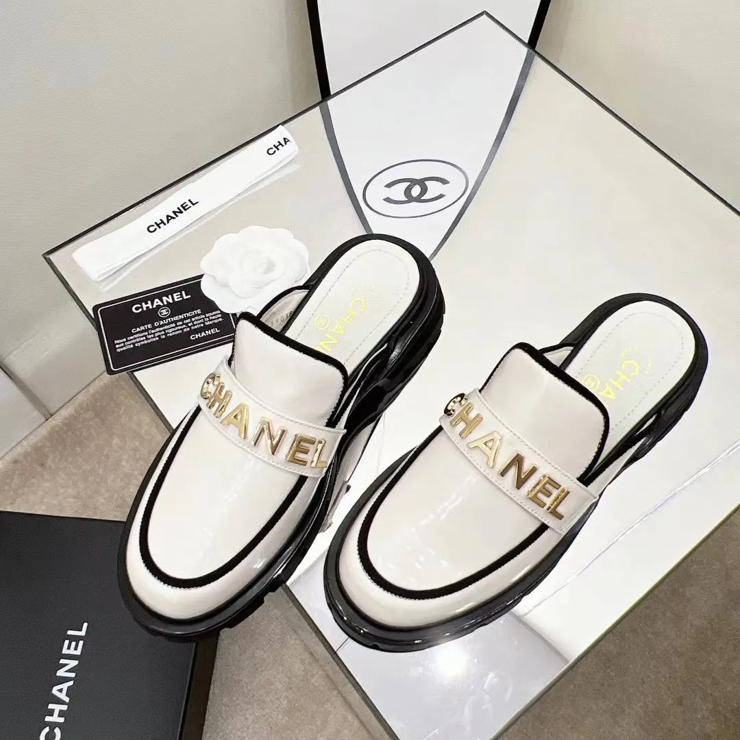 SE976 Chanel loafers / Size5-9