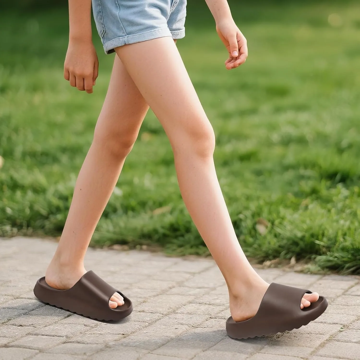 XTJSCBDSH Kids Cloud Slides Boys Girls Pillow Slippers ?C Slip-On Slide Sandals, Summer Beach Pool Shoes, Indoor and Outdoor