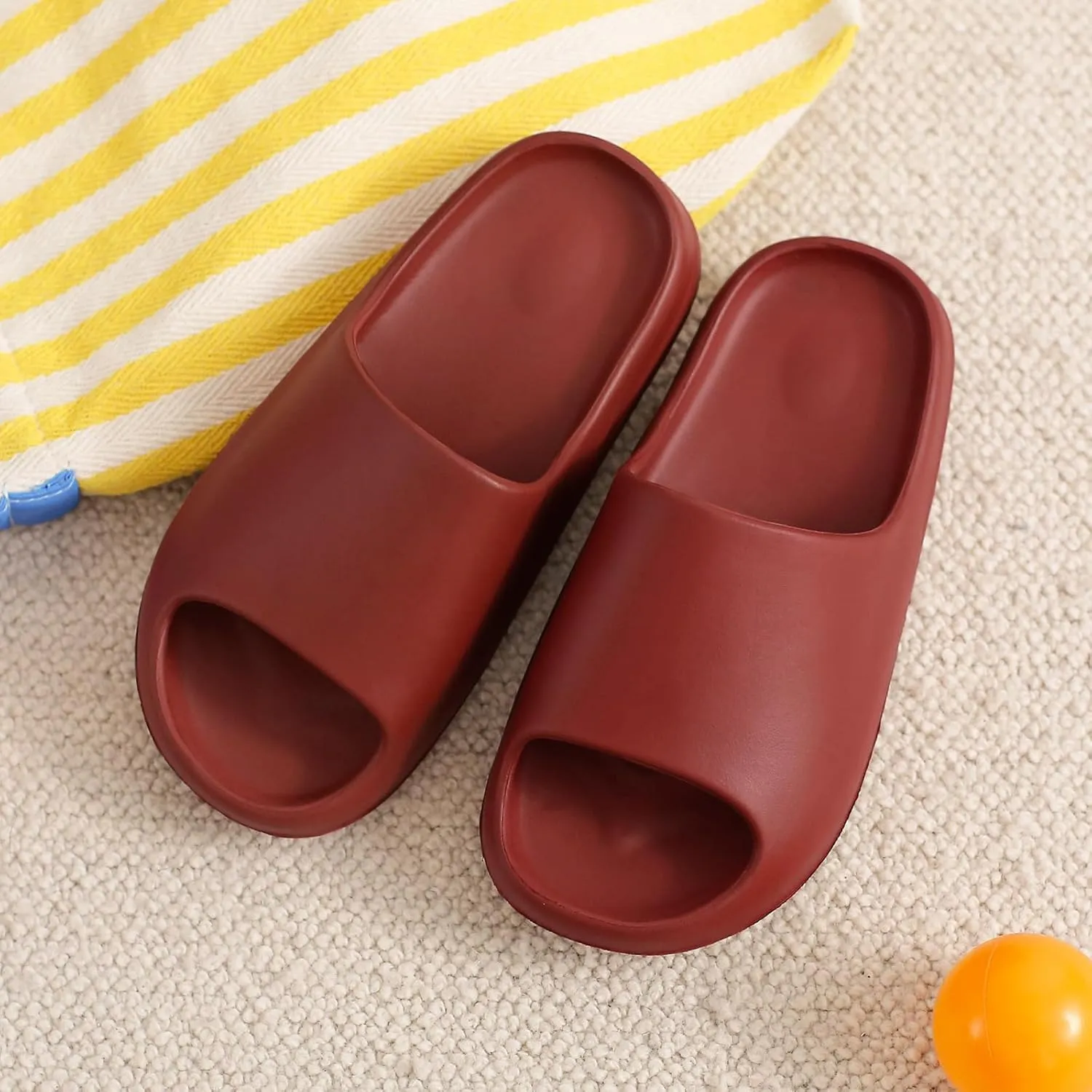 XTJSCBDSH Kids Cloud Slides Boys Girls Pillow Slippers ?C Slip-On Slide Sandals, Summer Beach Pool Shoes, Indoor and Outdoor